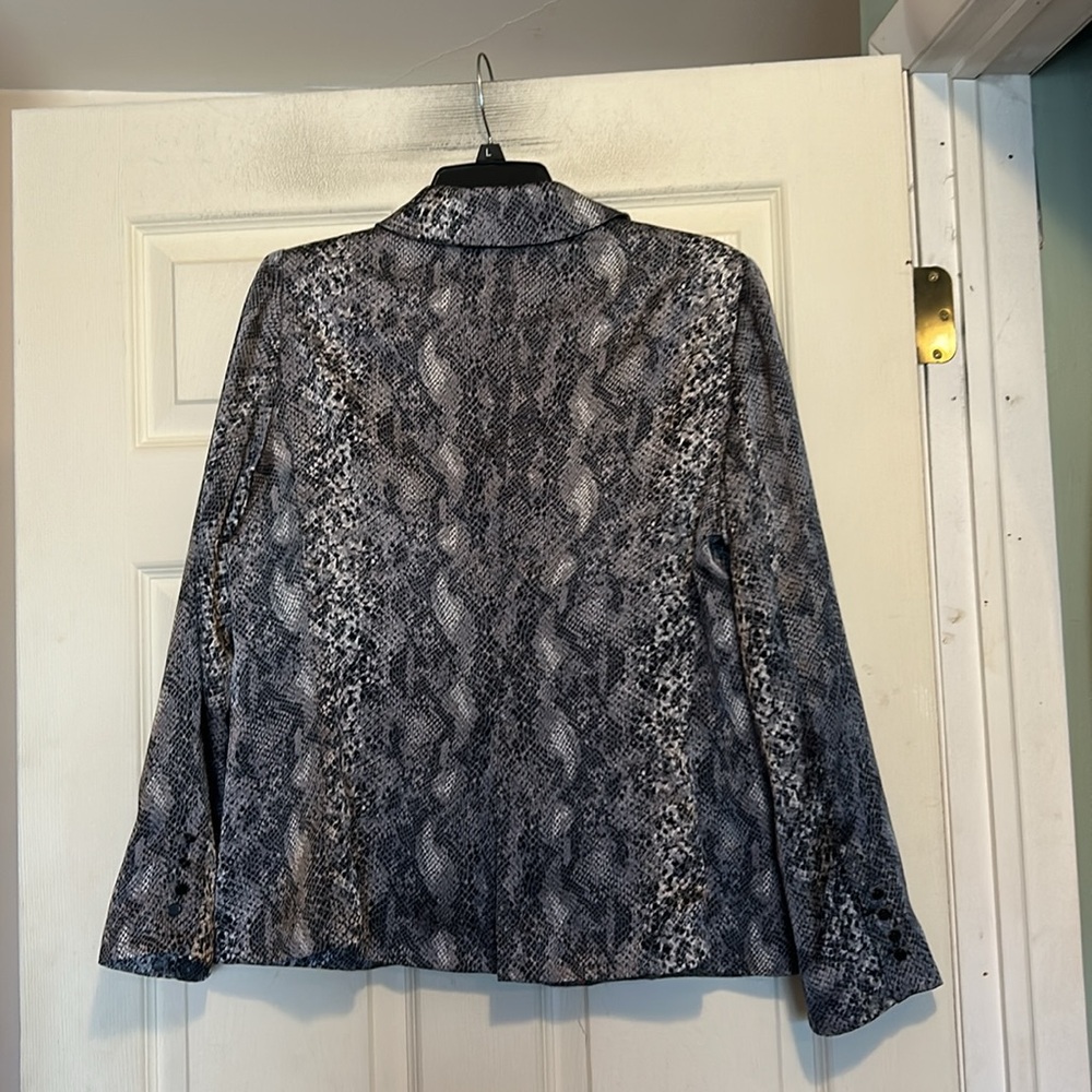 Dana Buchman Black and Gray Snake Print Blazer - Picture 7 of 8